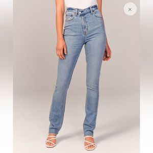 The ‘90s Slim Straight Ultra High Rise Jean